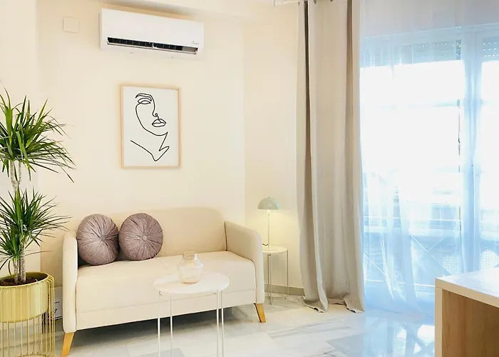 Alora Home - Hostatel
